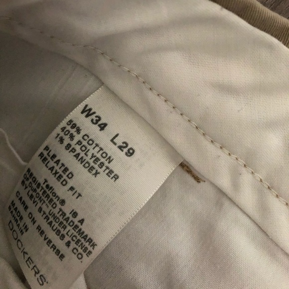 Dockers. - Picture 3 of 4